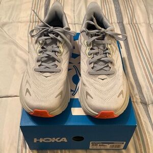 Hoka Arahi 6. EUC size 8